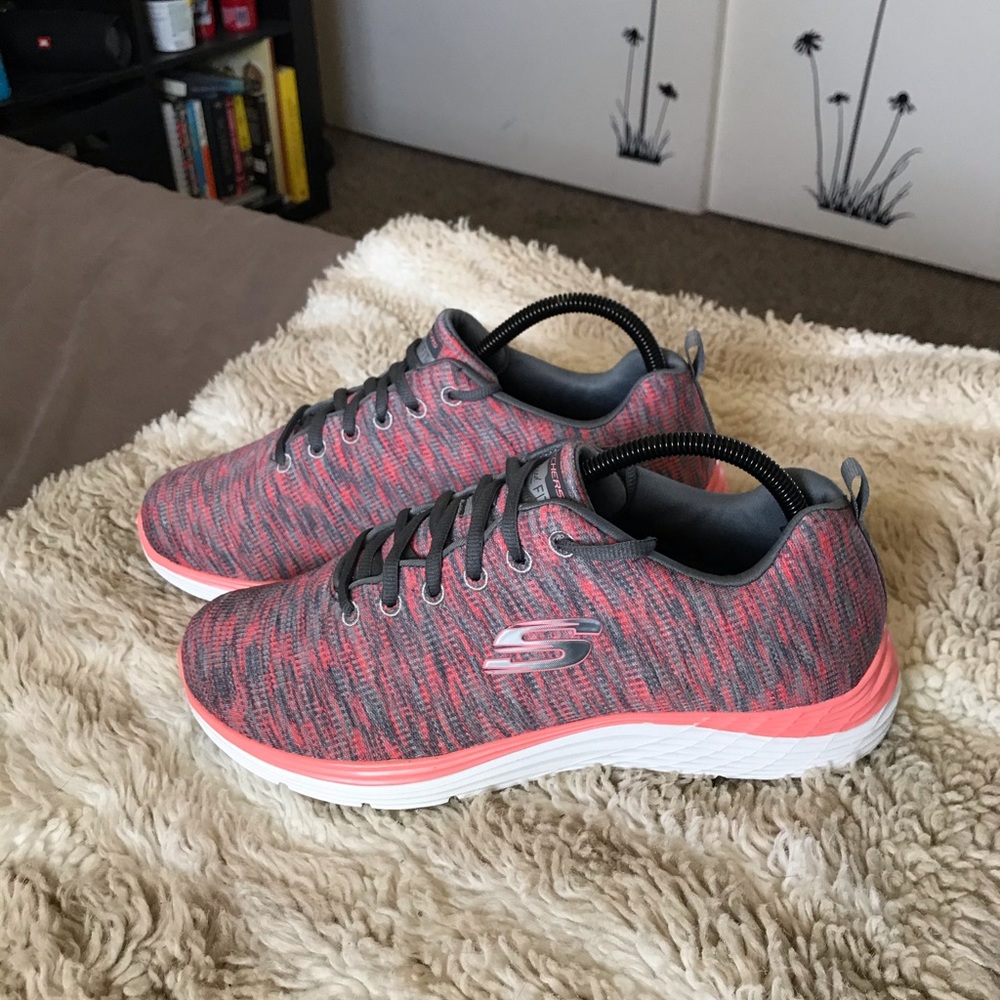 Skechers Relaxed Fit Memory